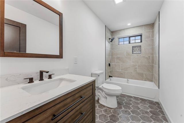 10 Buffalo Court, Providence, RI 02909