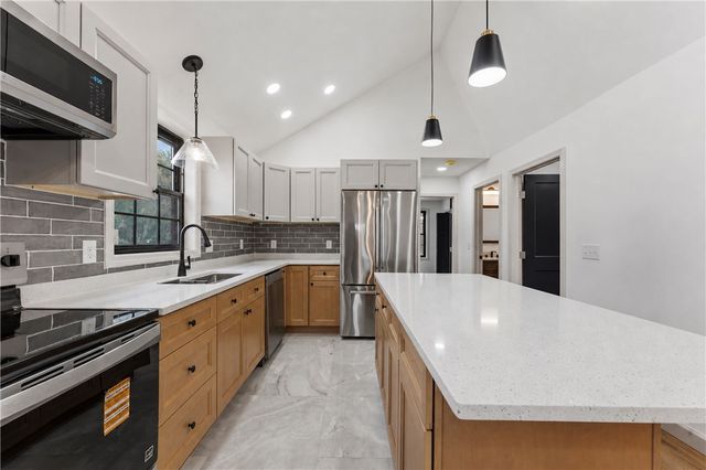 10 Buffalo Court, Providence, RI 02909