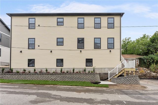 10 Buffalo Court, Providence, RI 02909