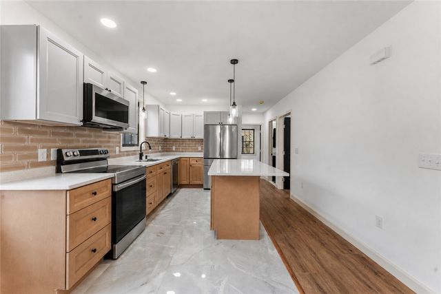 10 Buffalo Court, Providence, RI 02909