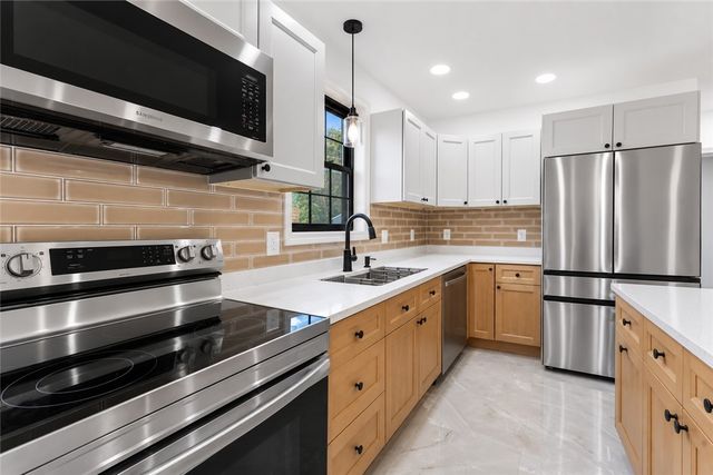 10 Buffalo Court, Providence, RI 02909