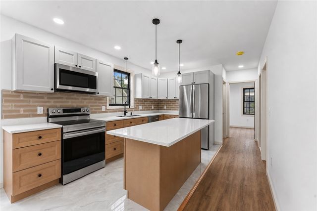 10 Buffalo Court, Providence, RI 02909