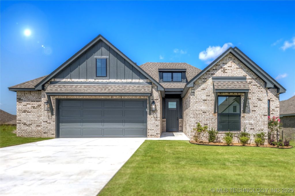 5114 S Everett Drive, Sand Springs, OK 74063