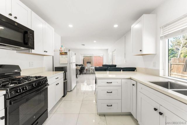 160 Cedar Street, El Cajon, CA 92021