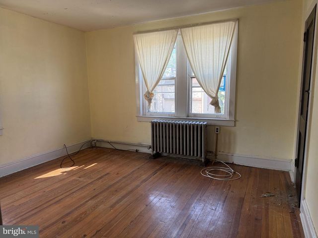 12 TOWNSHIP LINE RD, Elkins Park, PA 19027