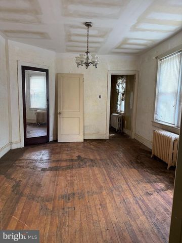 12 TOWNSHIP LINE RD, Elkins Park, PA 19027