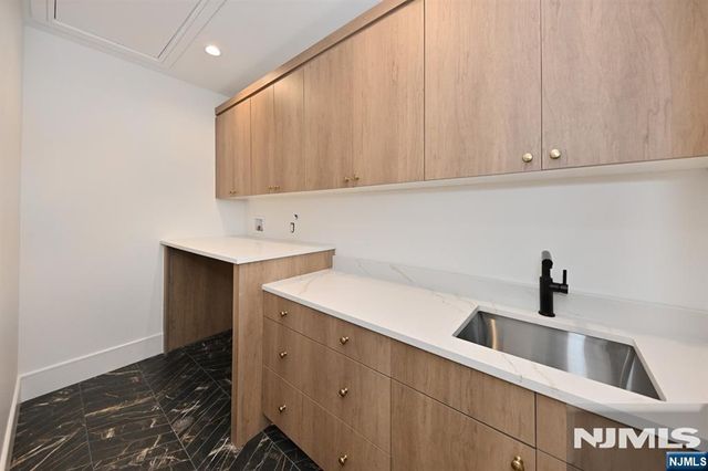 119 Arnot Place, Paramus, NJ 07652