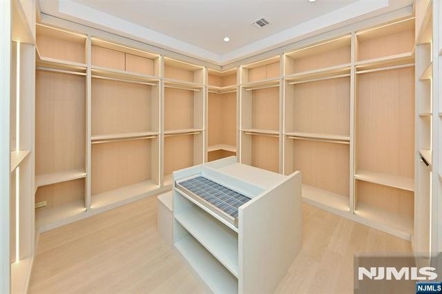 119 Arnot Place, Paramus, NJ 07652