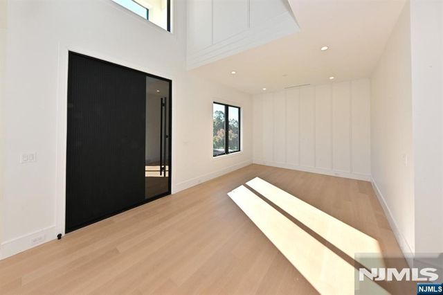 119 Arnot Place, Paramus, NJ 07652