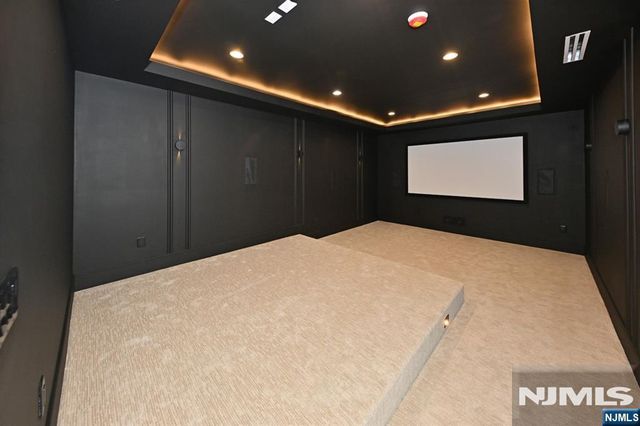 119 Arnot Place, Paramus, NJ 07652