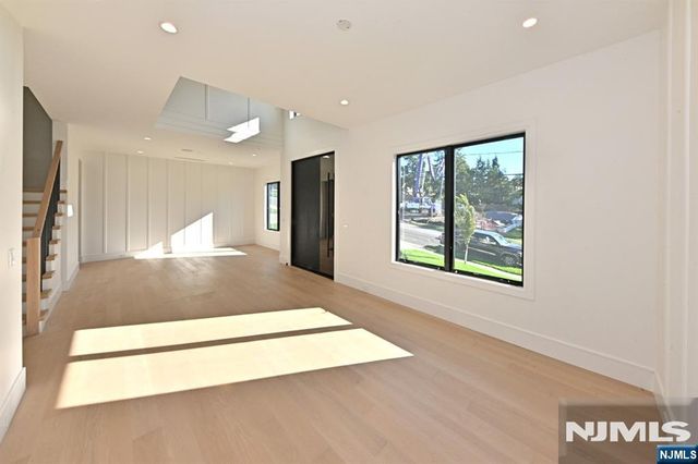 119 Arnot Place, Paramus, NJ 07652