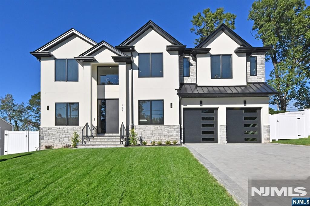 119 Arnot Place, Paramus, NJ 07652