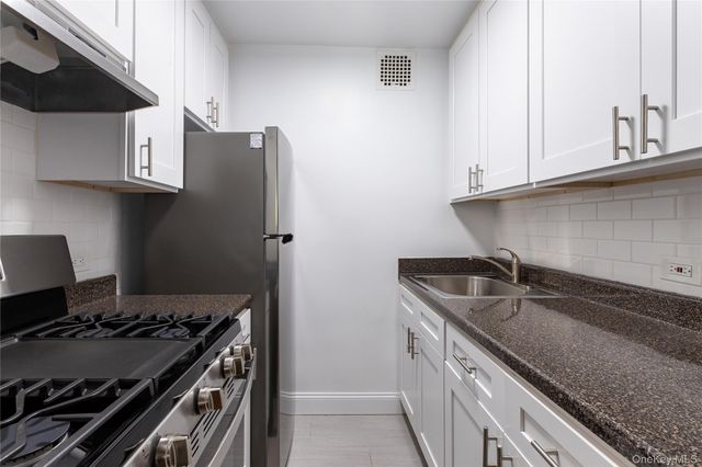 3215 Arlington Avenue 2A, Bronx, NY 10463