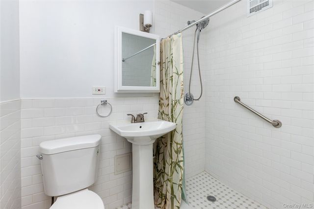 3215 Arlington Avenue 2A, Bronx, NY 10463