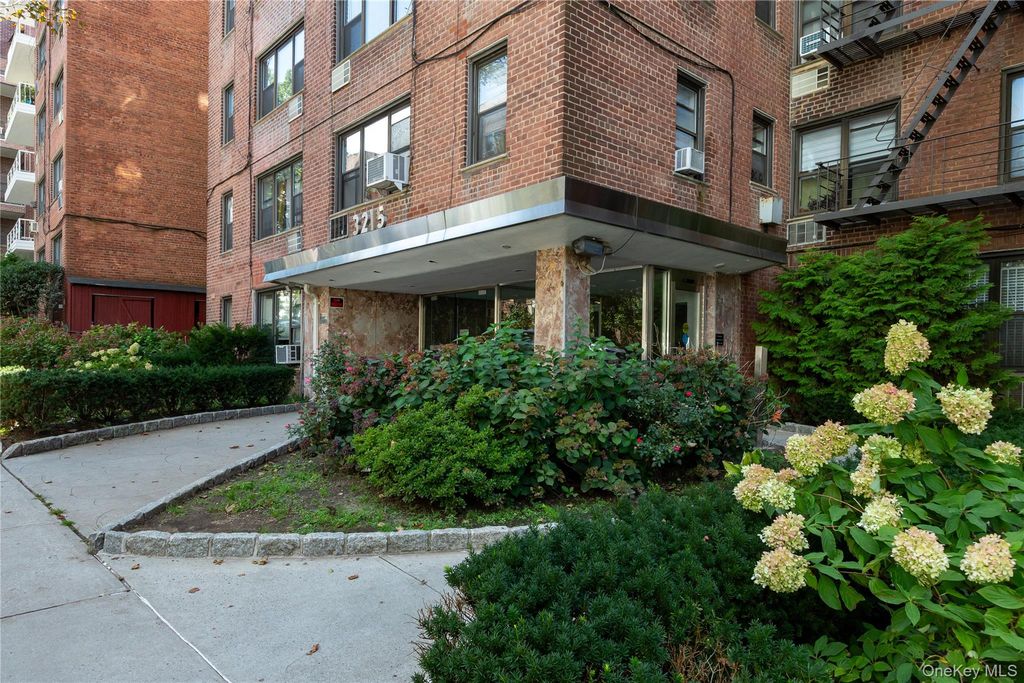3215 Arlington Avenue 2A, Bronx, NY 10463 — photo 2