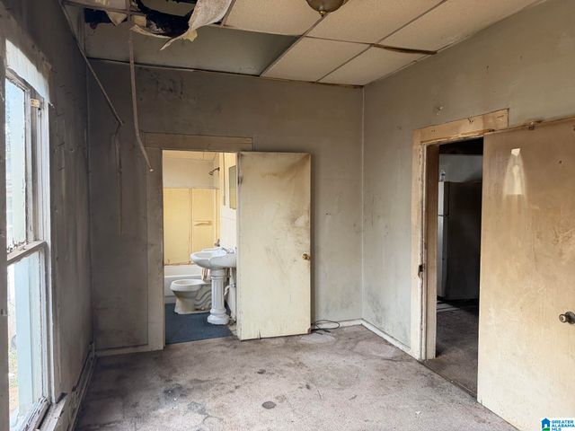 1557 CLEVELAND AVENUE SW, Birmingham, AL 35211