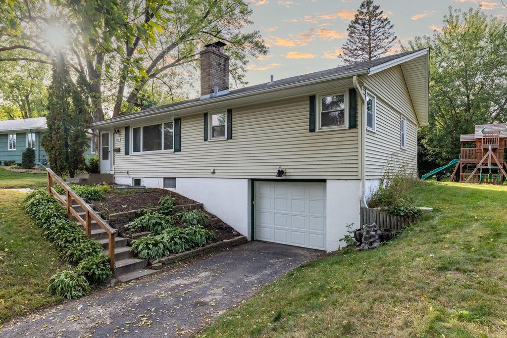 9116 Vincent Avenue S, Bloomington, MN 55431
