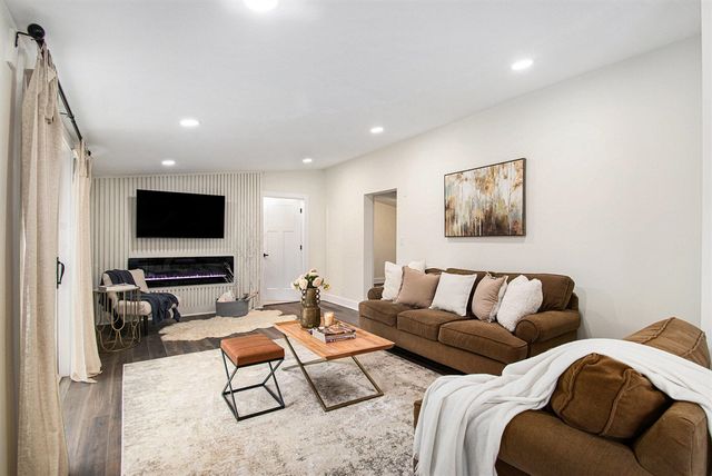 8460 Warren Woods Road, Three Oaks, MI 49128