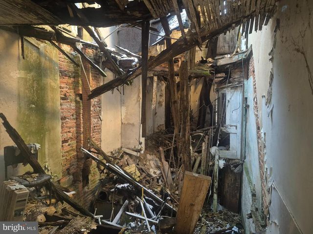 1806 N CHAPEL ST, Baltimore, MD 21213