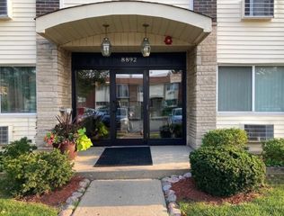 8892 Jody Lane 1E, Des Plaines, IL 60016