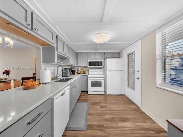 1101 NE 191st St 307, Miami, FL 33179