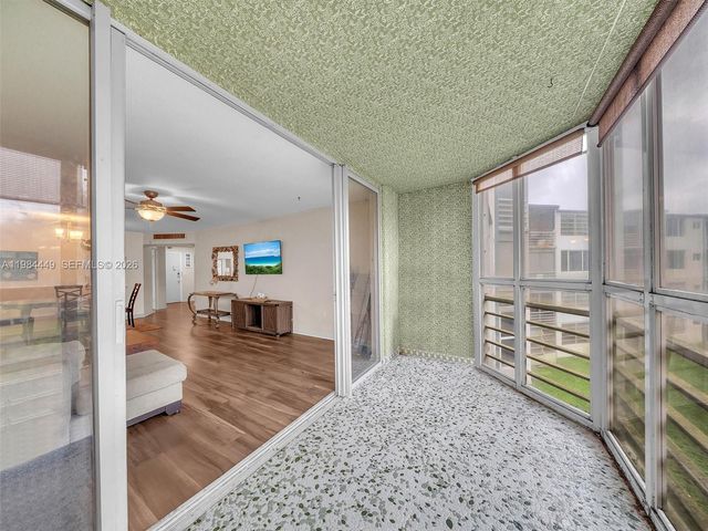 1101 NE 191st St 307, Miami, FL 33179