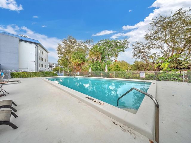 1101 NE 191st St 307, Miami, FL 33179