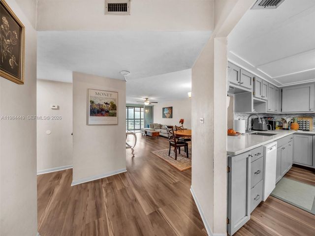 1101 NE 191st St 307, Miami, FL 33179