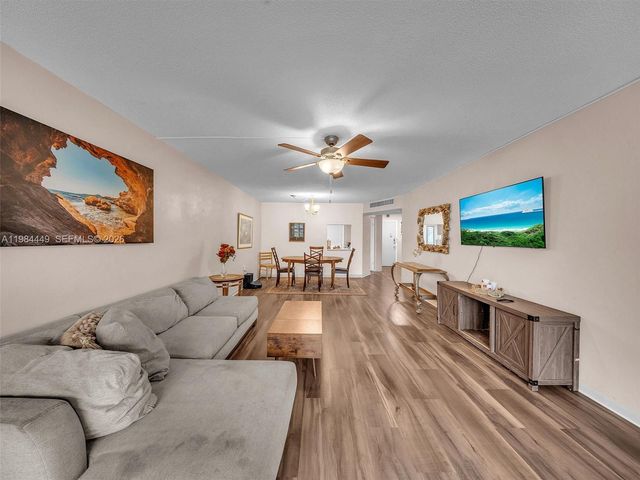 1101 NE 191st St 307, Miami, FL 33179