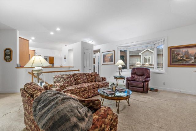 115 Pheasant RUN, Johnson Creek, WI 53038