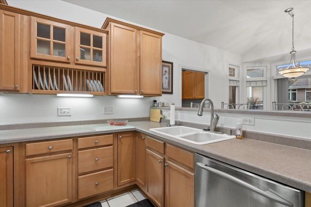 115 Pheasant RUN, Johnson Creek, WI 53038