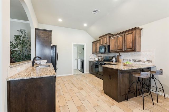 5905 NW 159th Street, Edmond, OK 73013