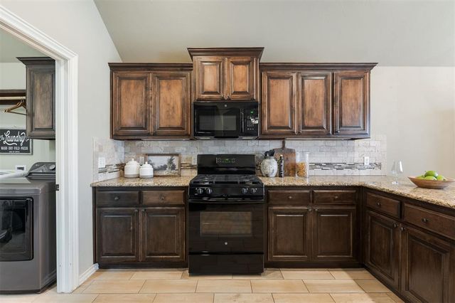 5905 NW 159th Street, Edmond, OK 73013