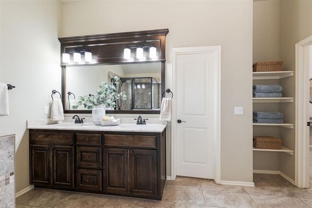 5905 NW 159th Street, Edmond, OK 73013