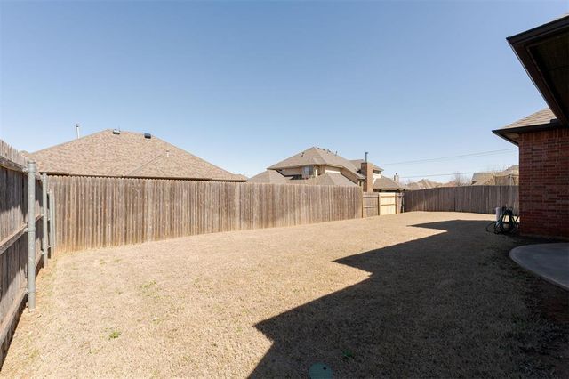 5905 NW 159th Street, Edmond, OK 73013