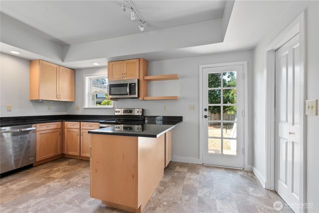 4017 Corliss Avenue N, Seattle, WA 98103