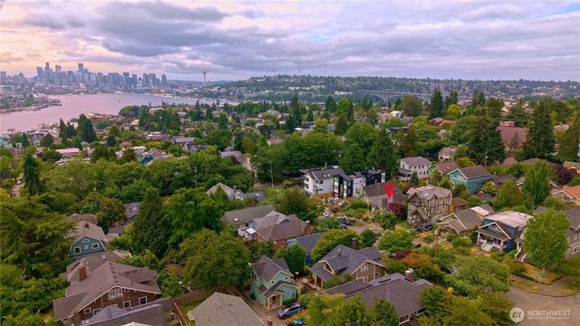 4017 Corliss Avenue N, Seattle, WA 98103