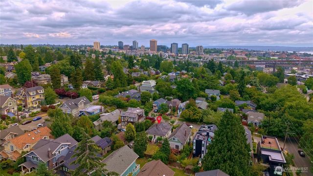4017 Corliss Avenue N, Seattle, WA 98103