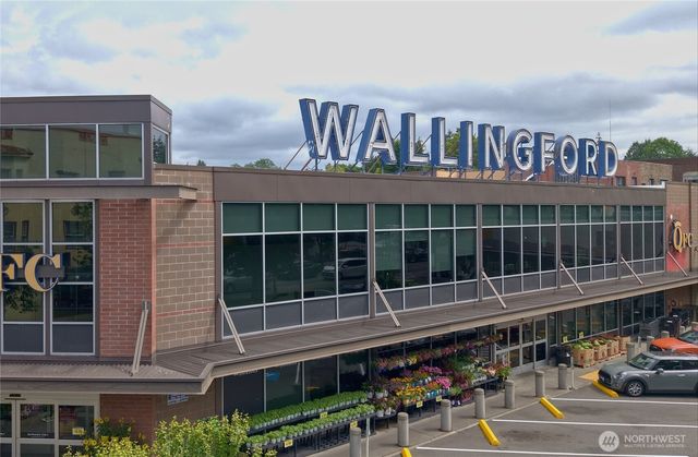 4017 Corliss Avenue N, Seattle, WA 98103
