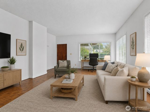 4017 Corliss Avenue N, Seattle, WA 98103