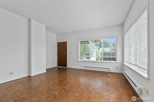 4017 Corliss Avenue N, Seattle, WA 98103
