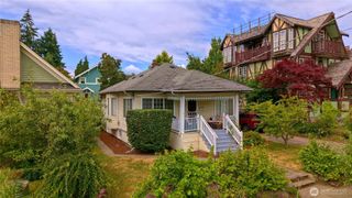 4017 Corliss Avenue N, Seattle, WA 98103