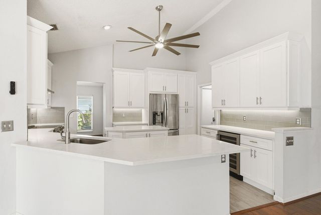 1748 HERMIT THRUSH CIRCLE, Palm Harbor, FL 34683
