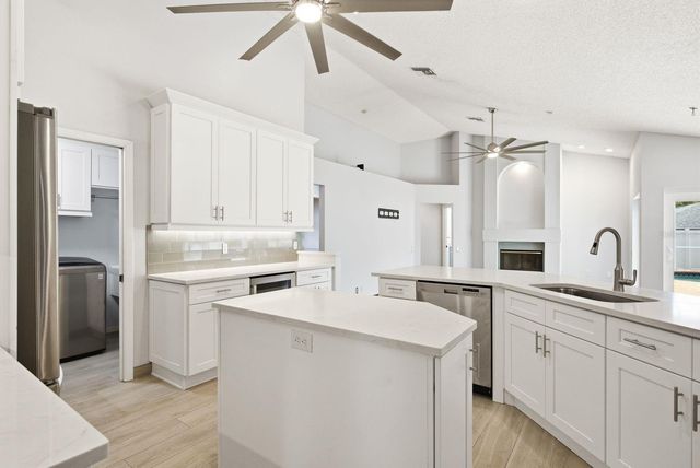 1748 HERMIT THRUSH CIRCLE, Palm Harbor, FL 34683