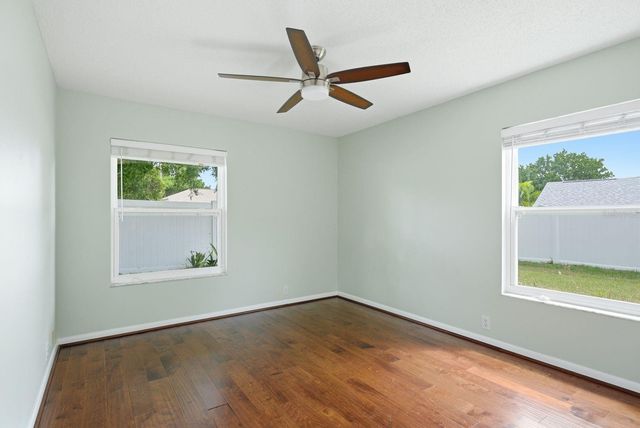 1748 HERMIT THRUSH CIRCLE, Palm Harbor, FL 34683