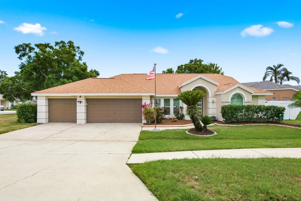 1748 HERMIT THRUSH CIRCLE, Palm Harbor, FL 34683