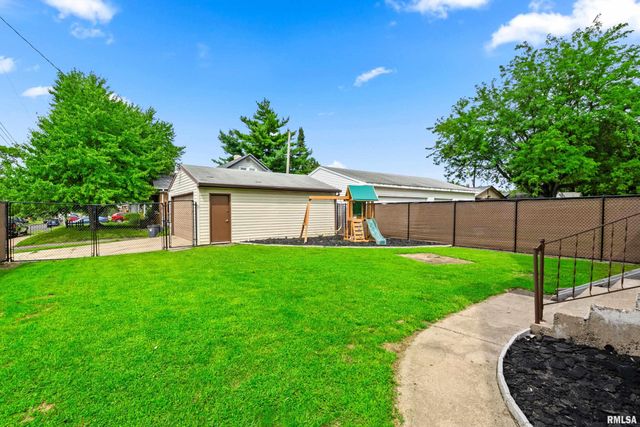 2923 N SHERIDAN Road, Peoria, IL 61604