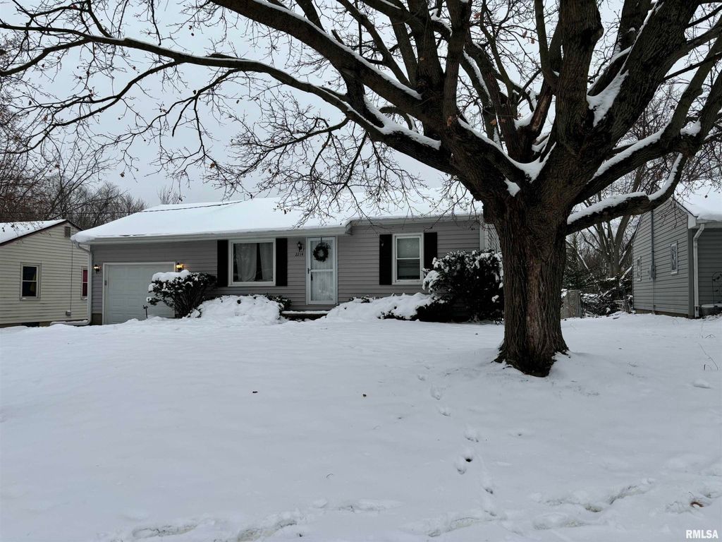 2214 W CAMILLE Street, Peoria, IL 61614
