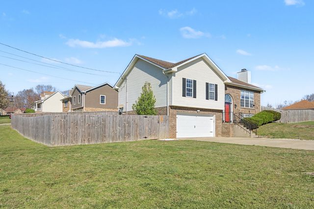 3129 Whitetail Dr, Clarksville, TN 37043