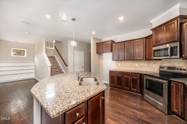 18 Dover Ridge Court, Chapel Hill, NC 27517